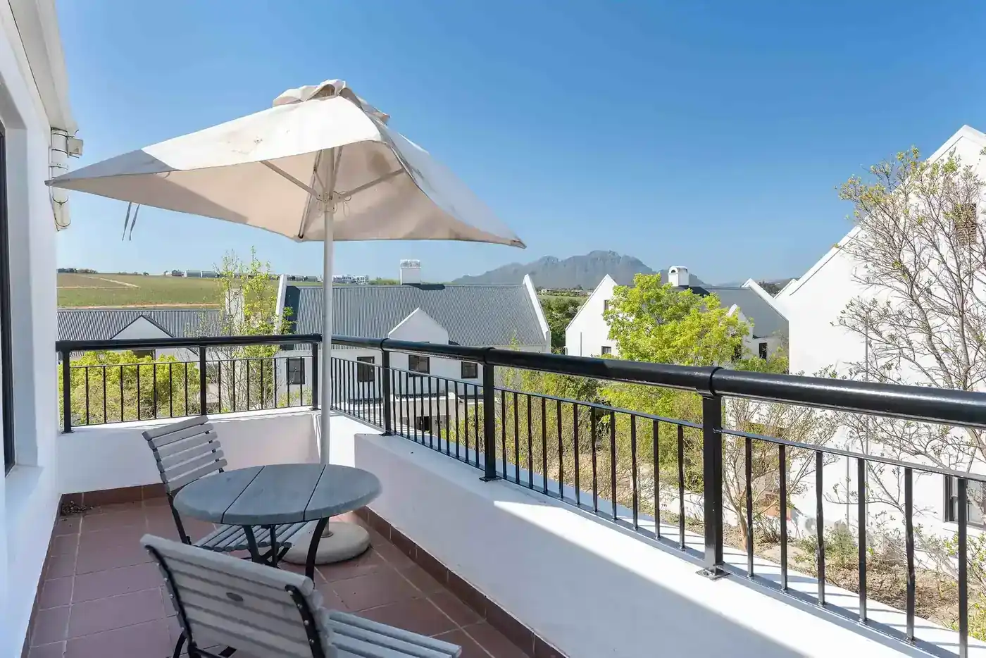 Lodge 39 exterior — 1-bedroom self-catering lodge at De Zalze Winelands Golf Estate, Stellenbosch