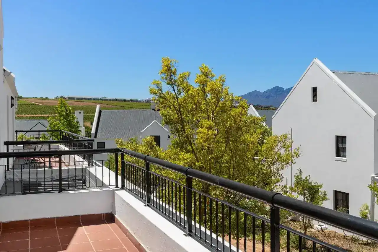 Lodge 40 exterior — 1-bedroom self-catering lodge at De Zalze Winelands Golf Estate, Stellenbosch
