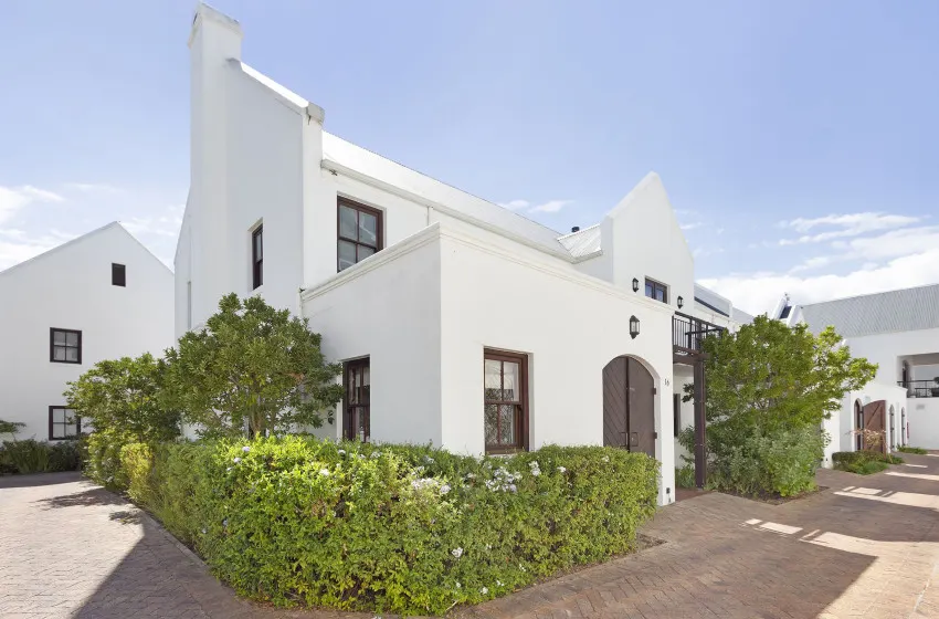 Cape Dutch lodge at Winelands Golf Lodges in the Cape Winelands