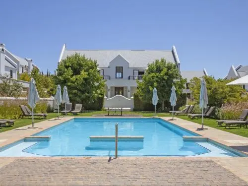 Communal swimming pool at Winelands Golf Lodges