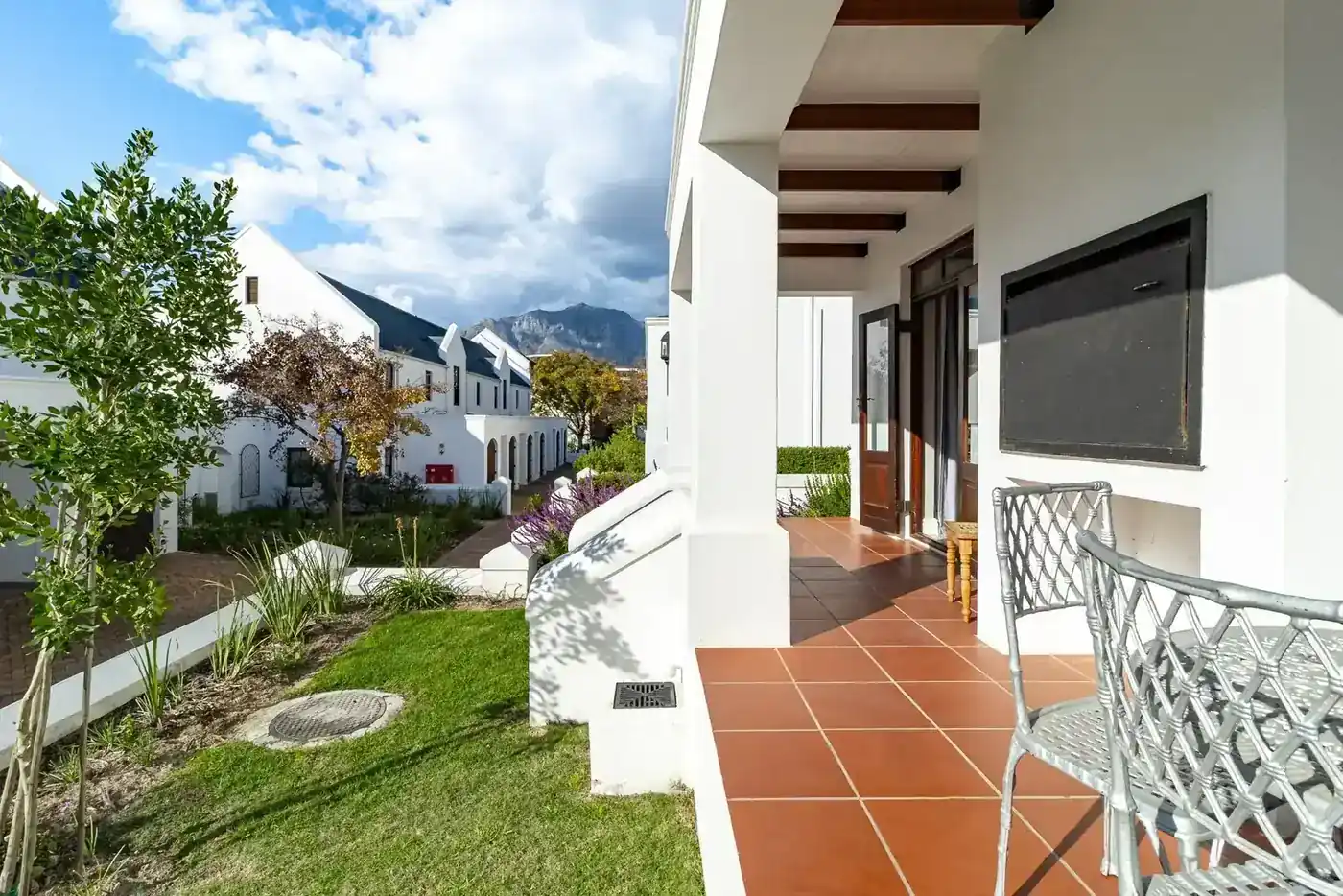 Lodge 12 exterior — 2-bedroom self-catering lodge at De Zalze Winelands Golf Estate, Stellenbosch