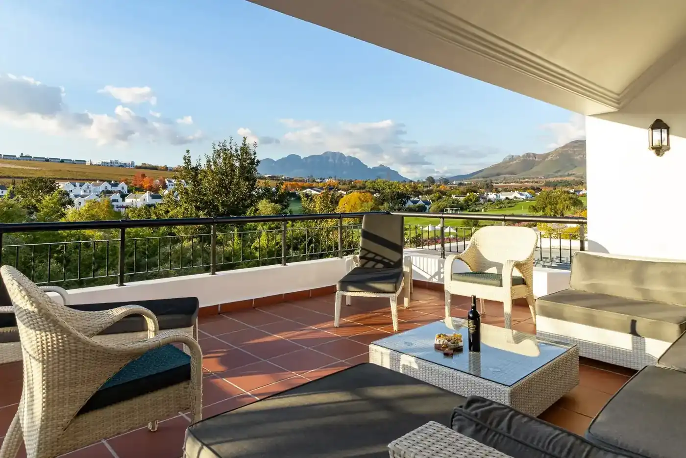 Lodge 3 exterior — 4-bedroom self-catering lodge at De Zalze Winelands Golf Estate, Stellenbosch