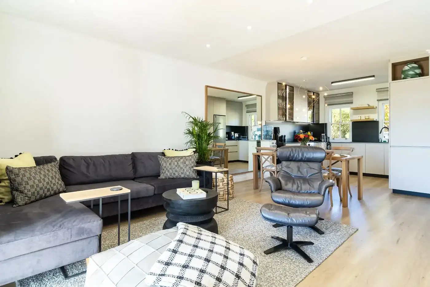 Lodge 27 — winelands-17