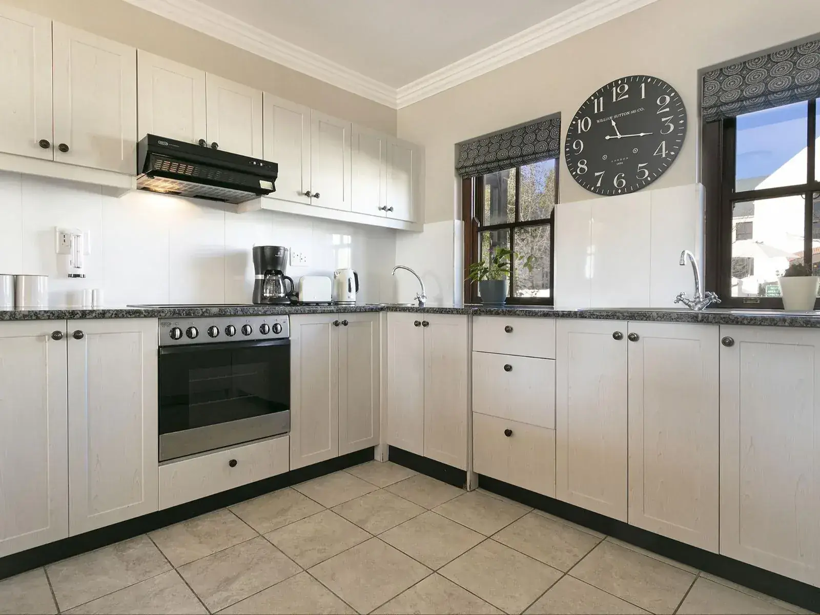 Superior fully equipped self-catering kitchen with dishwasher
